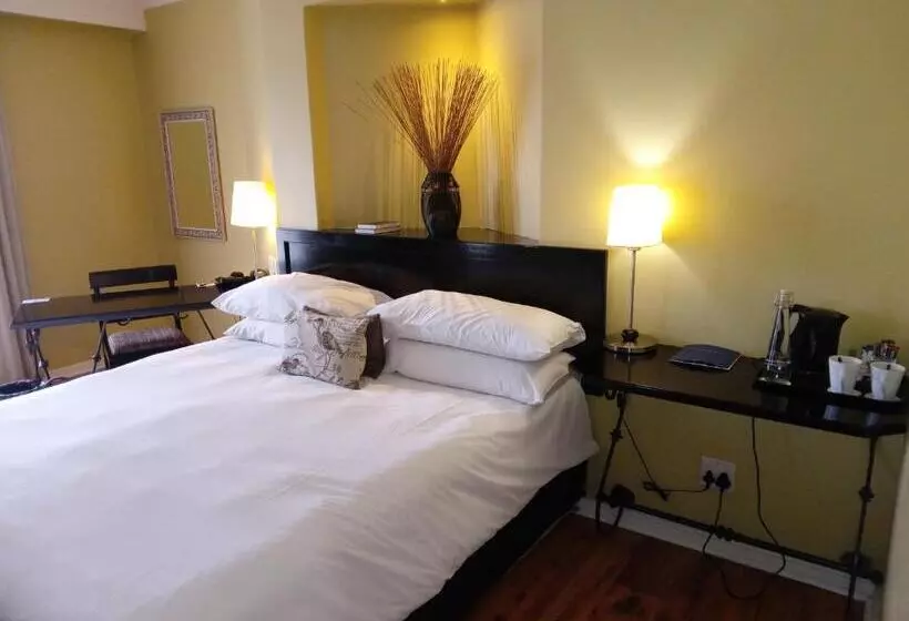 キングサイズベッドのスタンダードルーム, Protea Hotel By Marriott Bloemfontein