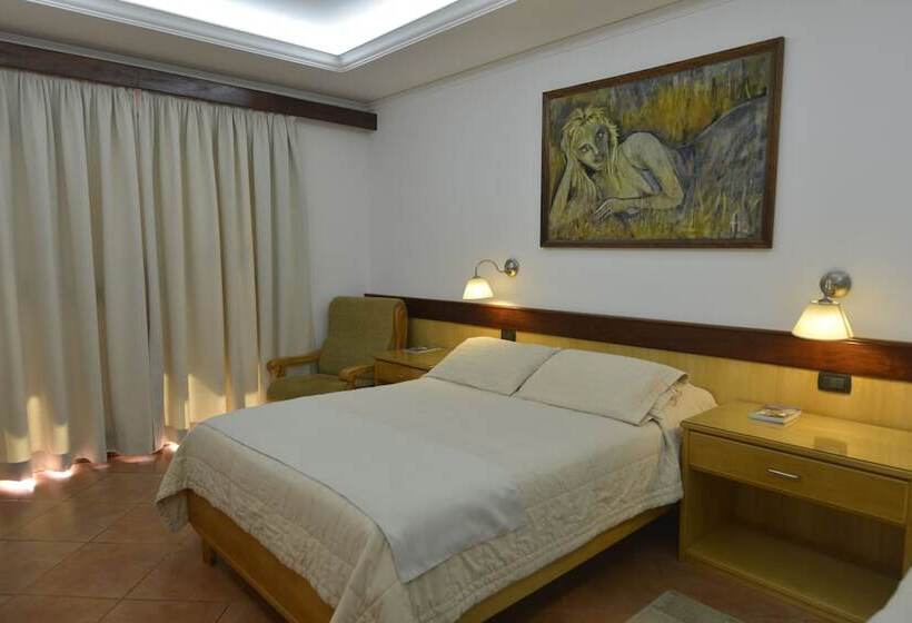 اتاق استاندارد, Restaurant Papillon