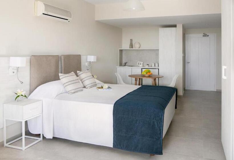 プールビュースタンダードルーム, Louis Paphos Breeze