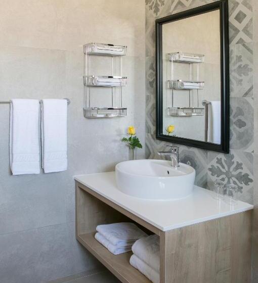 プールの見えるスーペリアルーム, Louis Paphos Breeze