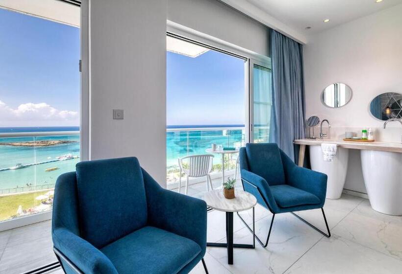 استودیوی استاندارد با تخت دوبل, King Jason Protaras   Designed For Adults By Louis Hotels