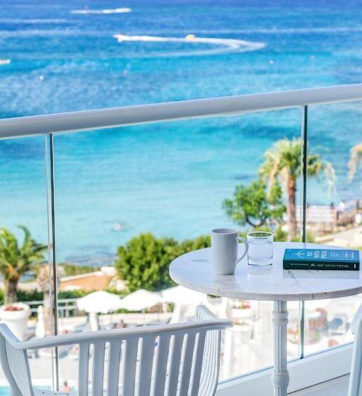 Студия Стандарт Двуспальная Кровать, King Jason Protaras   Designed For Adults By Louis Hotels