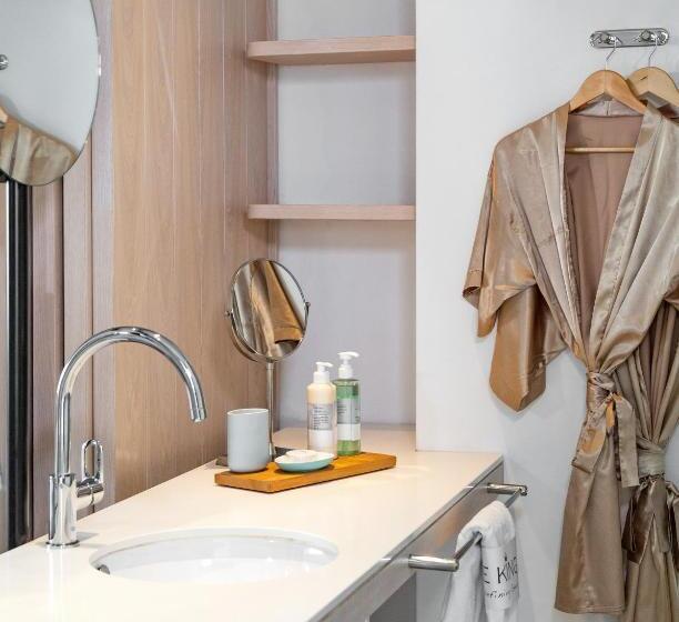 سوییت با چشم‌انداز دریا, King Jason Protaras   Designed For Adults By Louis Hotels