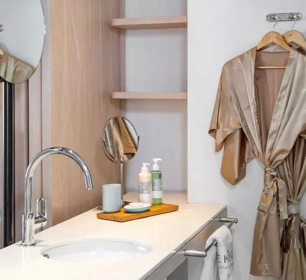 オーシャンビュースイート, King Jason Protaras   Designed For Adults By Louis Hotels