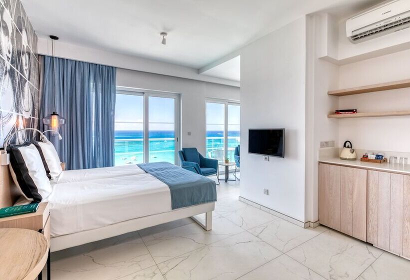 استودیوی استاندارد با چشم‌انداز دریا, King Jason Protaras   Designed For Adults By Louis Hotels