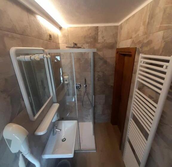 デラックストリプルルーム, Serena