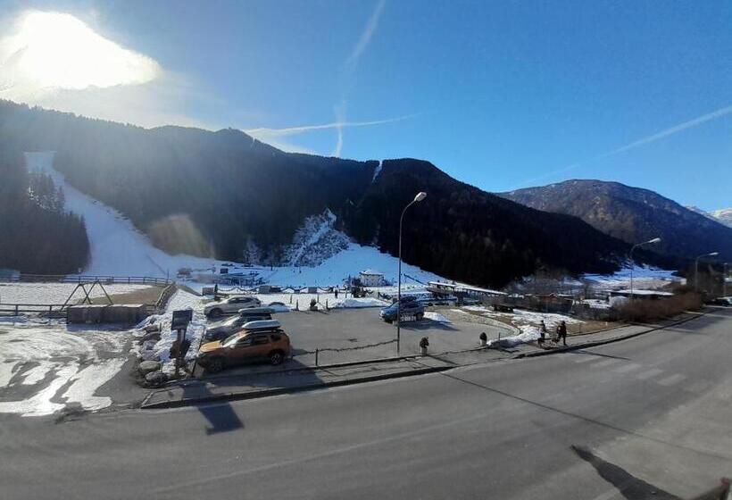 デラックストリプルルーム, Serena