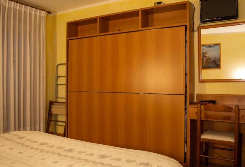 スタンダード4人部屋, Serena