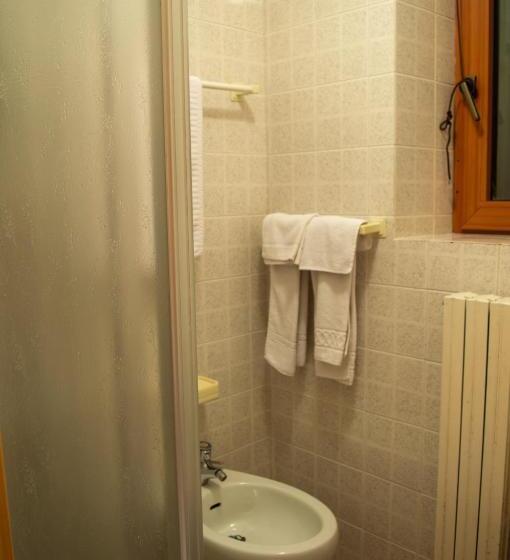 スタンダードルーム, Serena