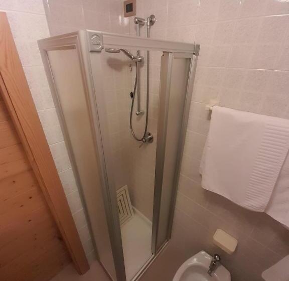 スタンダードルーム, Serena