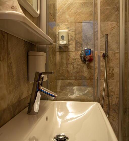 デラックストリプルルーム, Serena