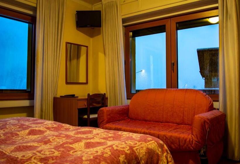 デラックストリプルルーム, Serena