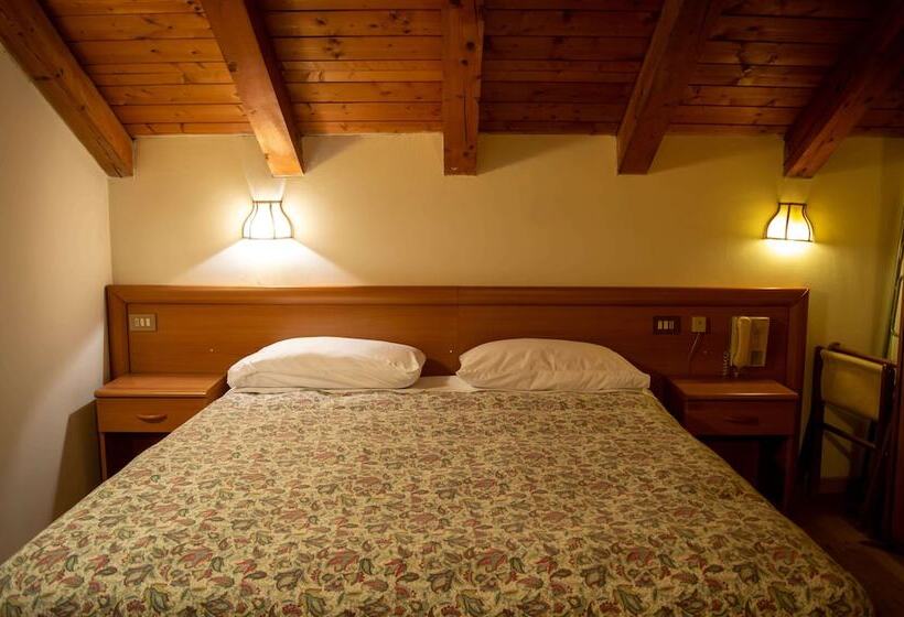 エコノミー4人部屋, Serena