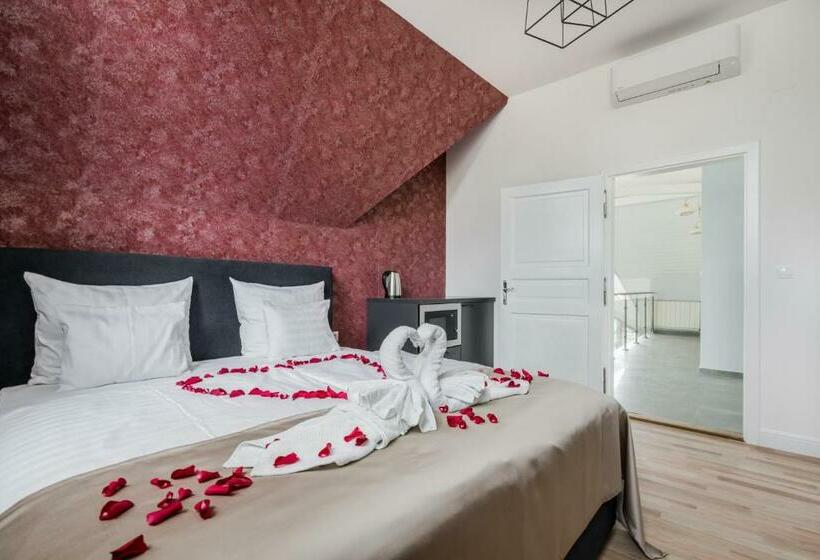 غرفة قياسية, Clariss