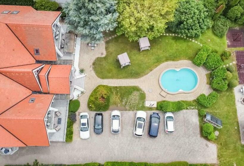 غرفة قياسية, Clariss