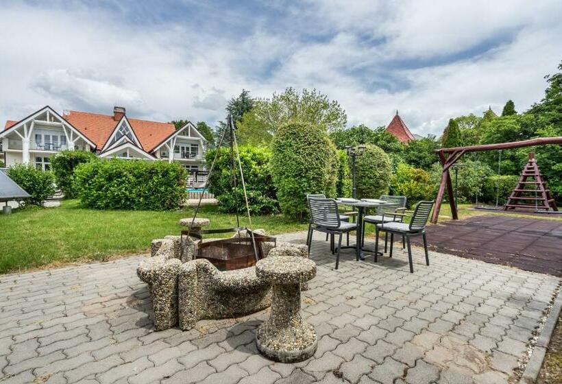 غرفة قياسية, Clariss