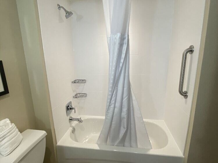 スイート, Comfort Suites Midland West