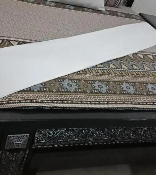 اتاق لوکس, Decent Lodge