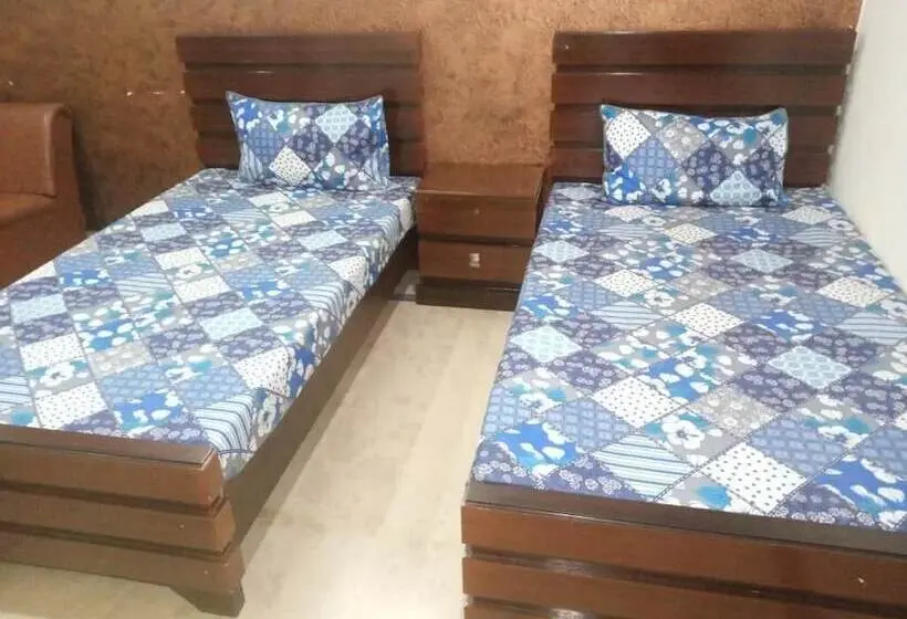 اتاق لوکس, Decent Lodge