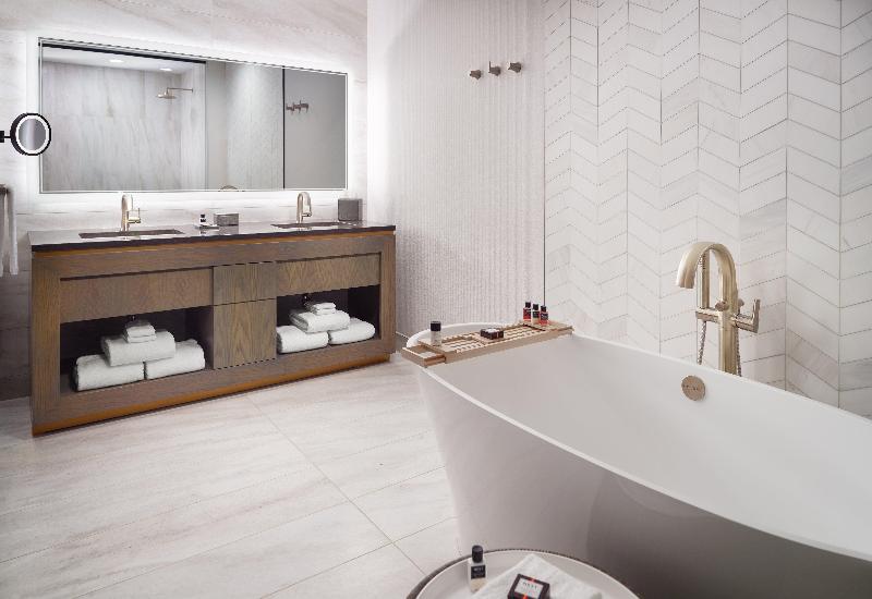 Люкс Кровать Кинг, Omni Viking Lakes