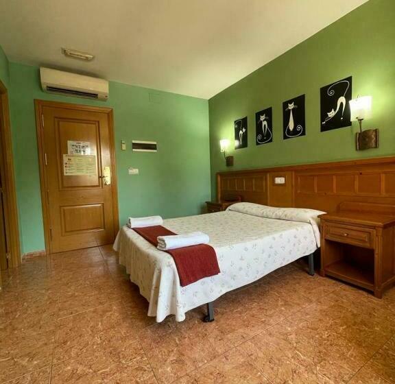 Номер Стандарт, Restaurante La Barca