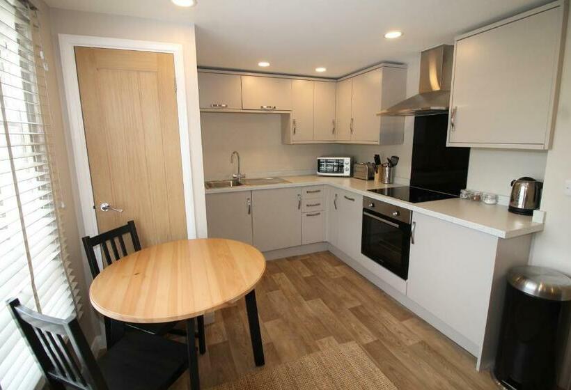 آپارتمان 1 خوابه, Number 18 Apartments