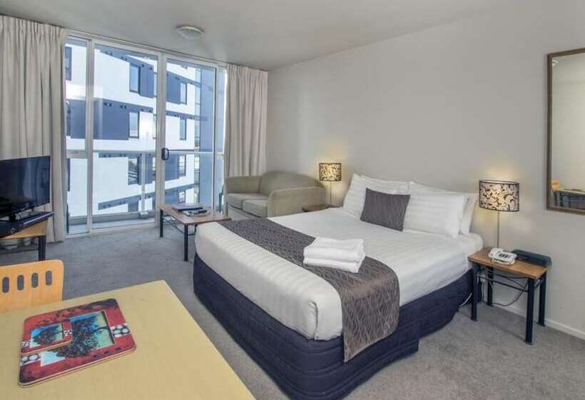 标准工作室, Crown On Cintra Lane