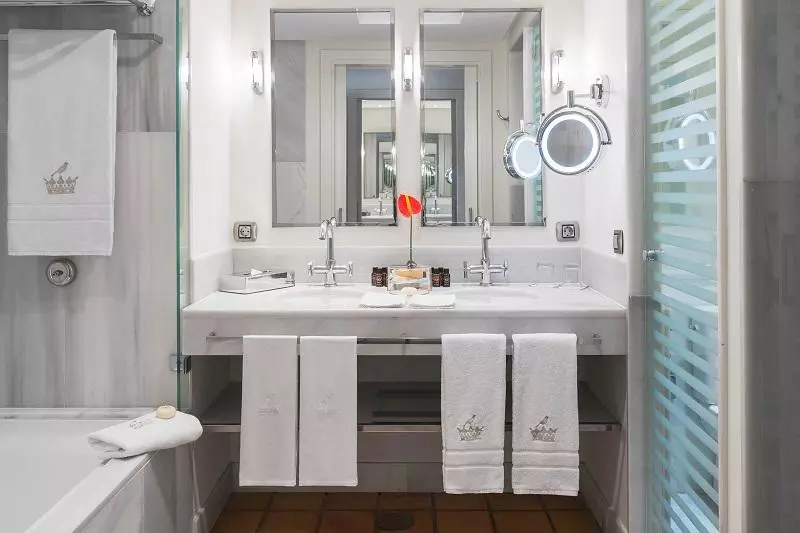 ２ベッドルームアパートメント, Brentwood