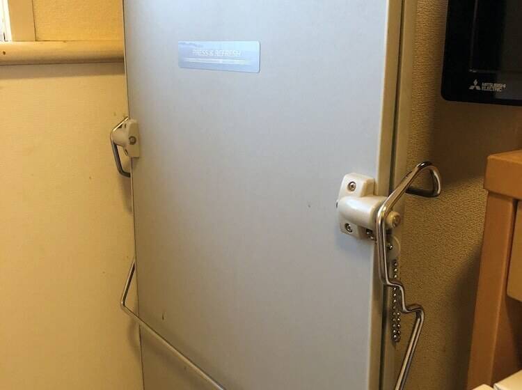 חדר אקונומי, Chisun Hotel Hamamatsucho