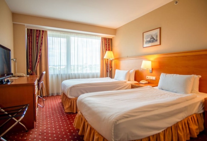 Quarto Estandar, Vilnius Park Plaza Hotel, Restaurant & Terrace, Panorama Bar, Conference & Banquet Center