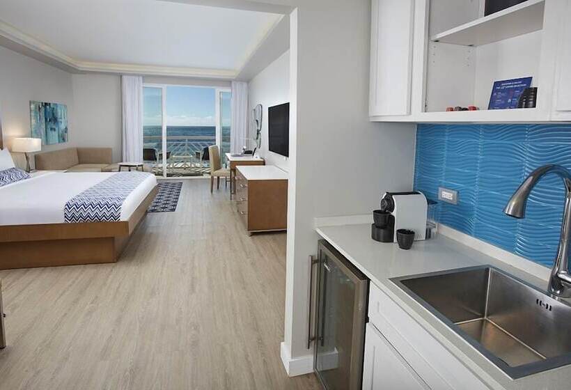 اتاق استاندارد با تخت بزرگ, Divi Carina Bay All Inclusive Beach Resort & Casino