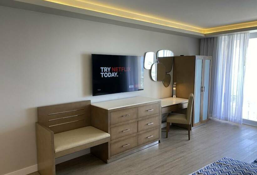 اتاق استاندارد با تخت بزرگ, Divi Carina Bay All Inclusive Beach Resort & Casino