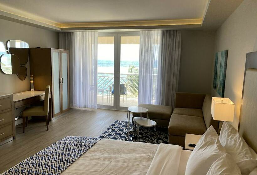 اتاق استاندارد با تخت بزرگ, Divi Carina Bay All Inclusive Beach Resort & Casino