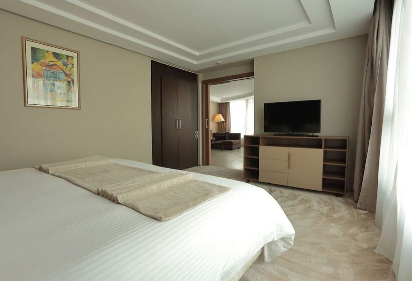 سوییت, Le Palace d'Anfa