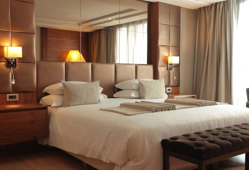 سوییت جونیور, Le Palace d'Anfa