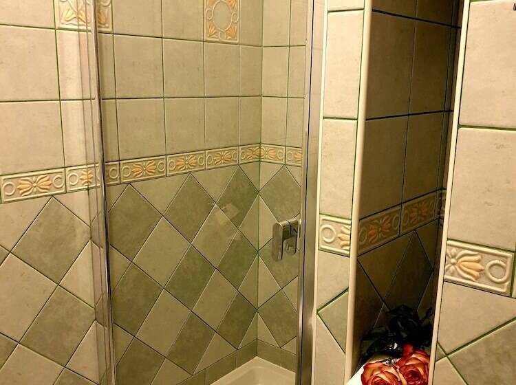 اتاق استاندارد, Prague Golden Age