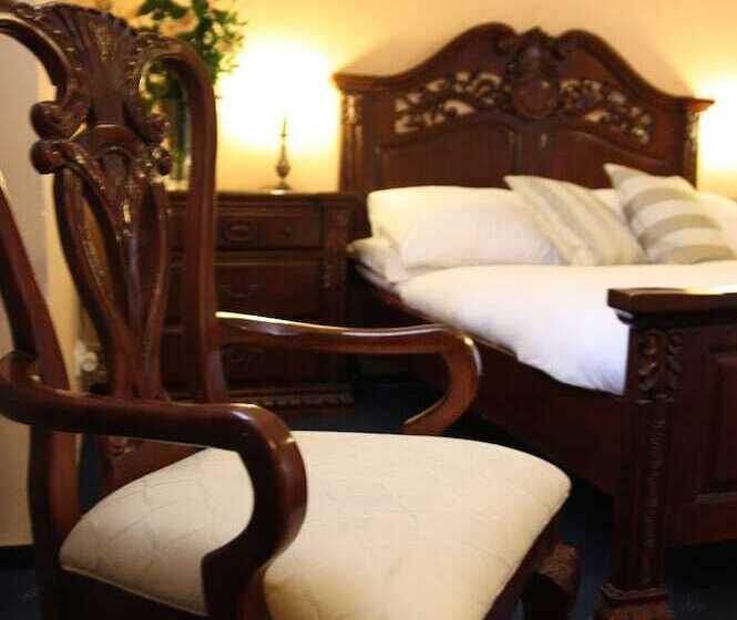 اتاق لوکس, Prague Golden Age