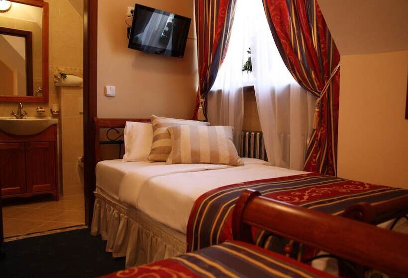 اتاق اکونومی, Prague Golden Age