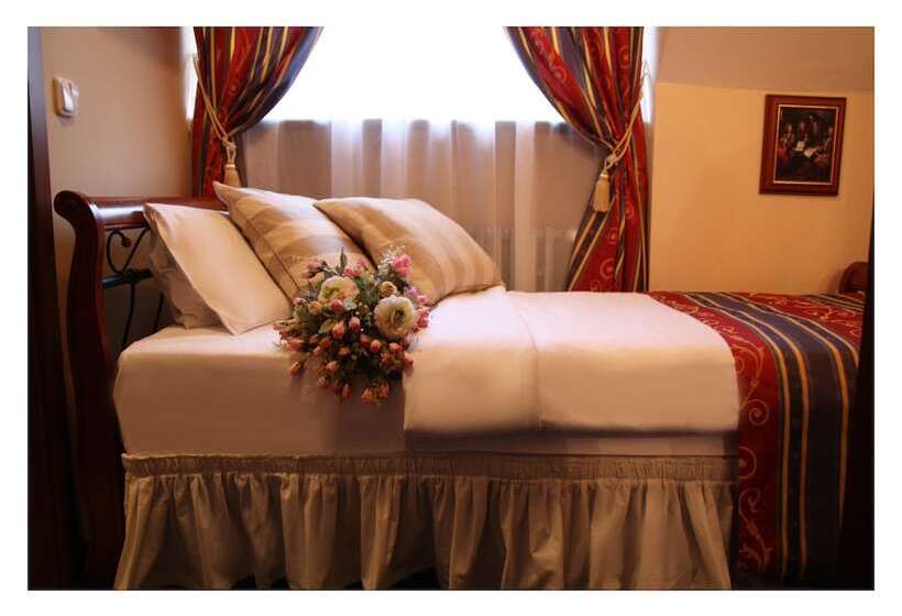 اتاق اکونومی, Prague Golden Age