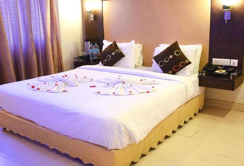 سوییت لوکس, Quality Inn Residency