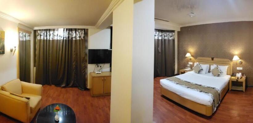 سوییت لوکس, Quality Inn Residency