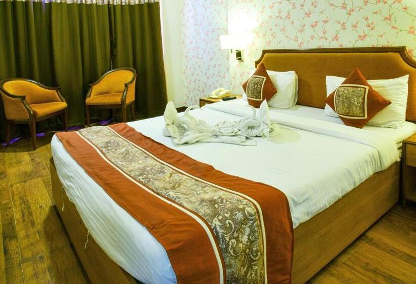 اتاق استاندارد, Quality Inn Residency