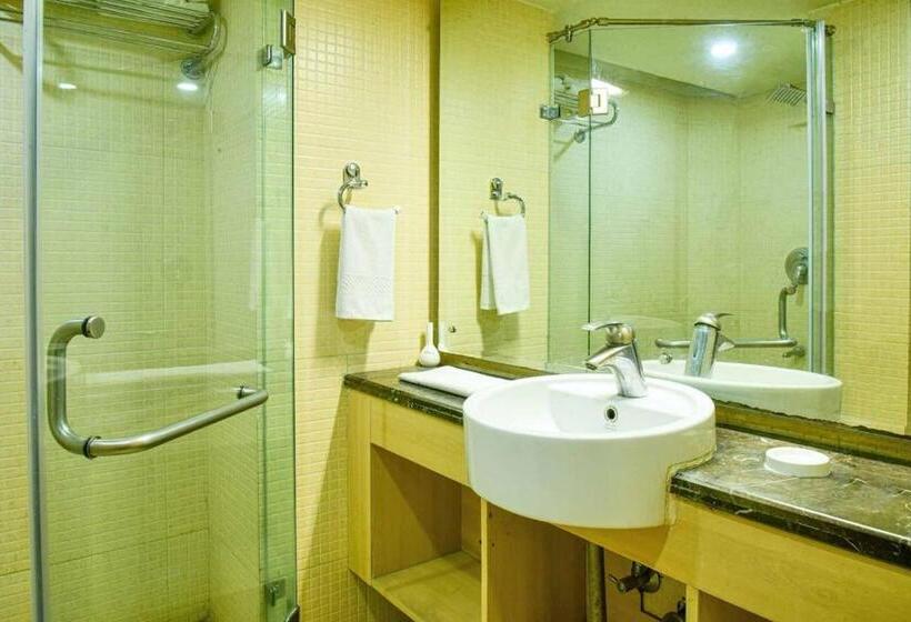 اتاق استاندارد, Quality Inn Residency