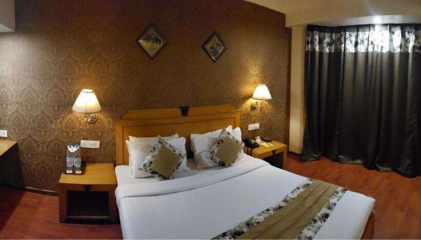 سوییت لوکس, Quality Inn Residency