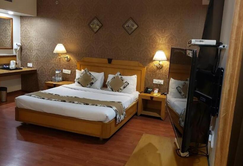 豪华套房, Quality Inn Residency