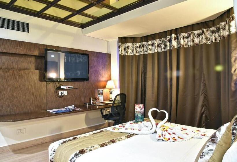 سوییت لوکس, Quality Inn Residency