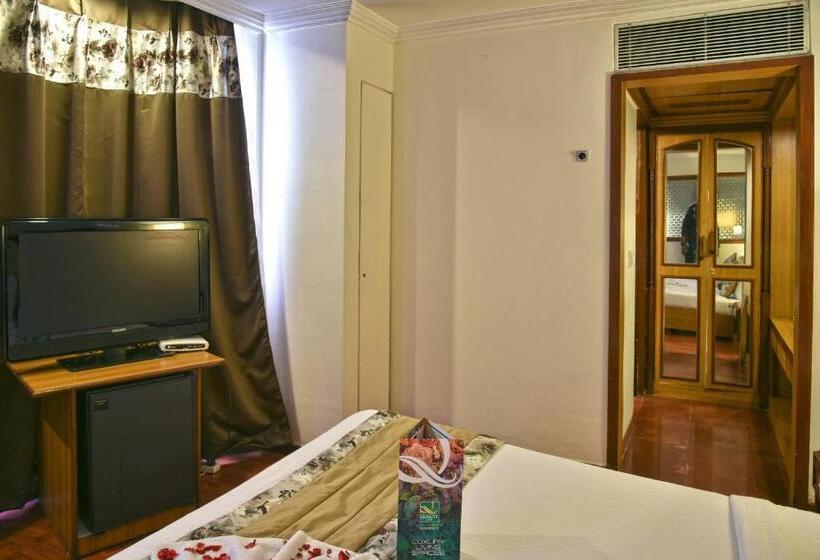 سوییت لوکس, Quality Inn Residency