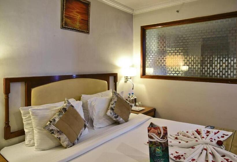 سوییت لوکس, Quality Inn Residency