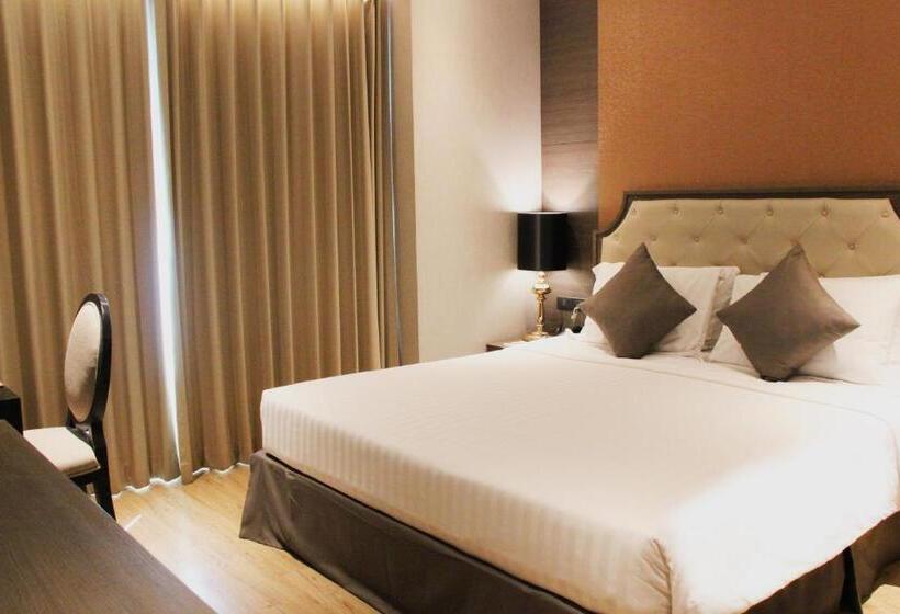 استودیوی استاندارد, The Duchess