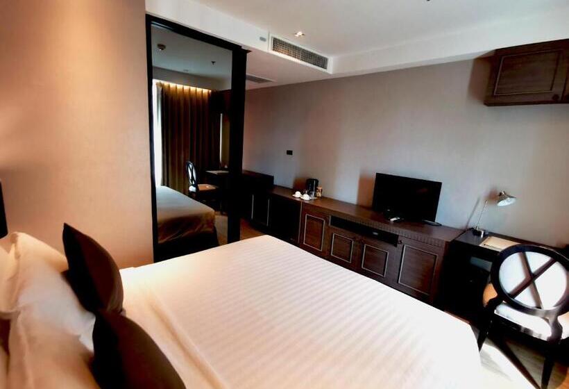 استودیوی استاندارد, The Duchess